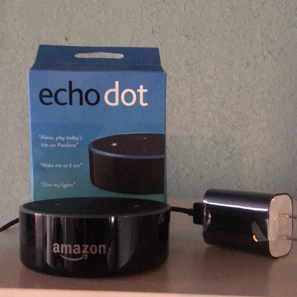 Alexa Echo Dot- Great Cond--Bluetooth -Amazon